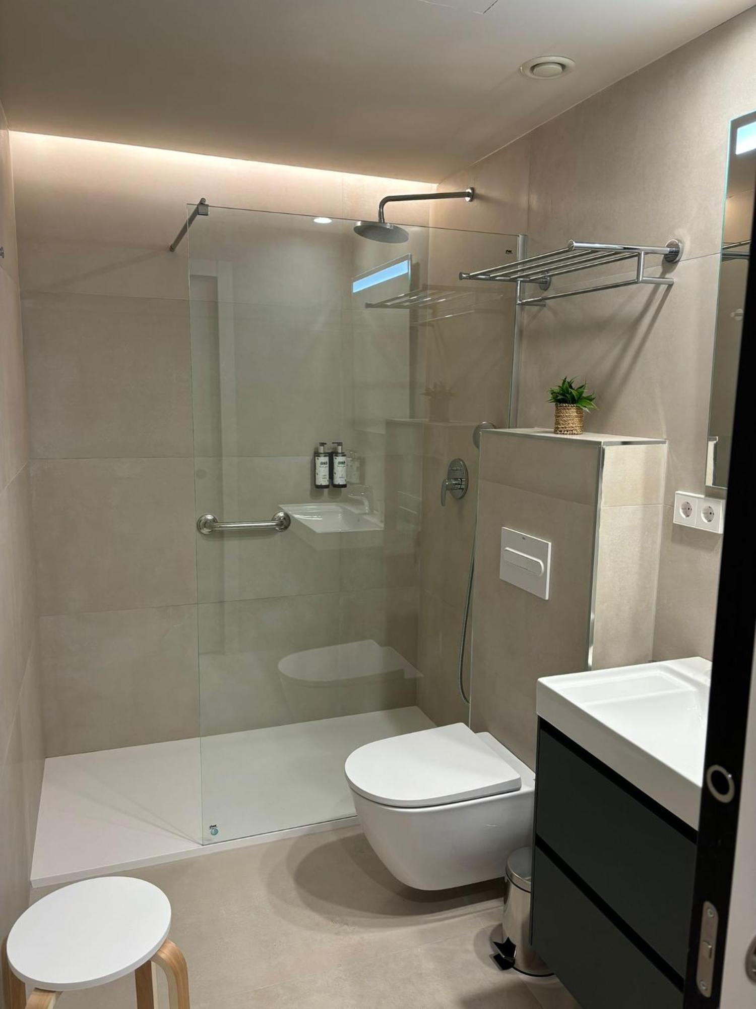 Apartamentos Joaquin Costa Santander Ngoại thất bức ảnh