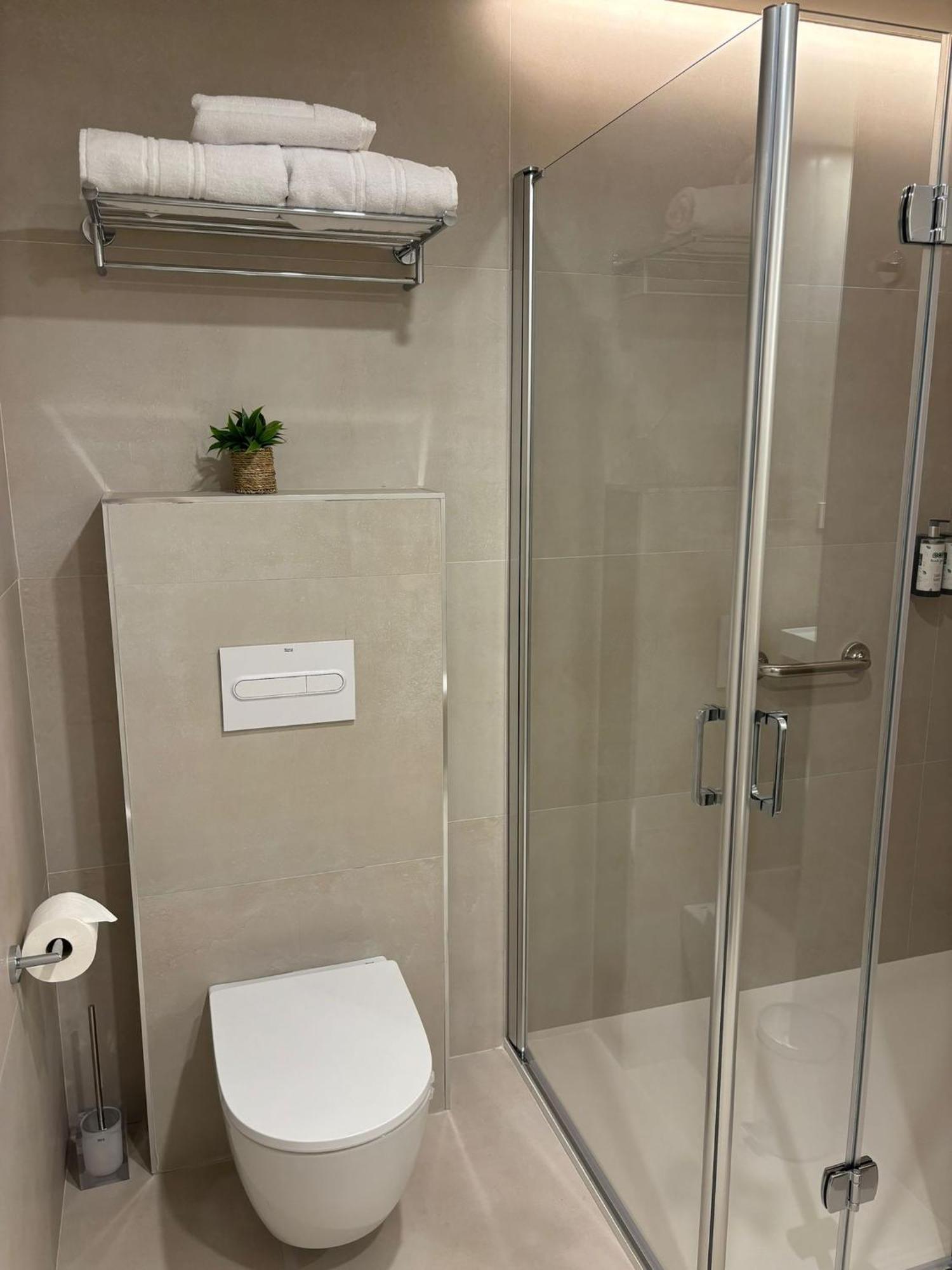 Apartamentos Joaquin Costa Santander Ngoại thất bức ảnh
