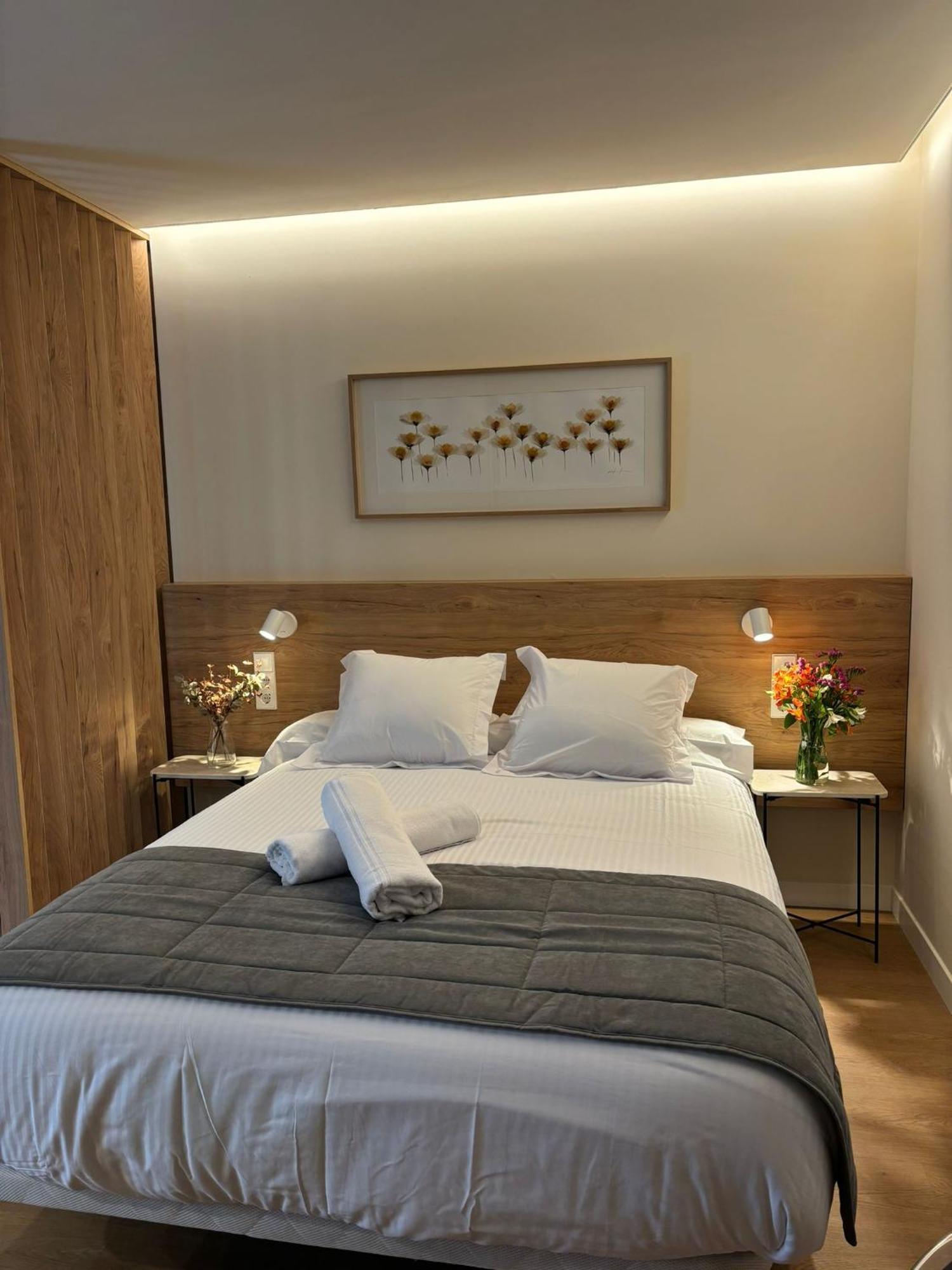 Apartamentos Joaquin Costa Santander Ngoại thất bức ảnh